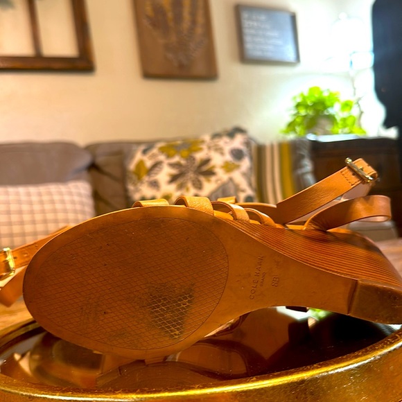 Cole Haan Like New Marietta Woman’s Pecan Leather Strap Wedge sandals Size 8 - Picture 12 of 13